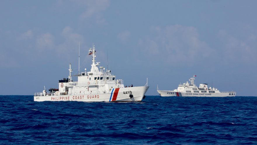 Filipinas defiende la presencia de guardacostas en aguas en conflicto tras protesta china