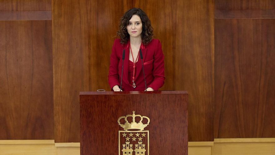 Ayuso no explica por qué intenta impedir el acceso a su expediente académico en la universidad de la que es "alumna ilustre"