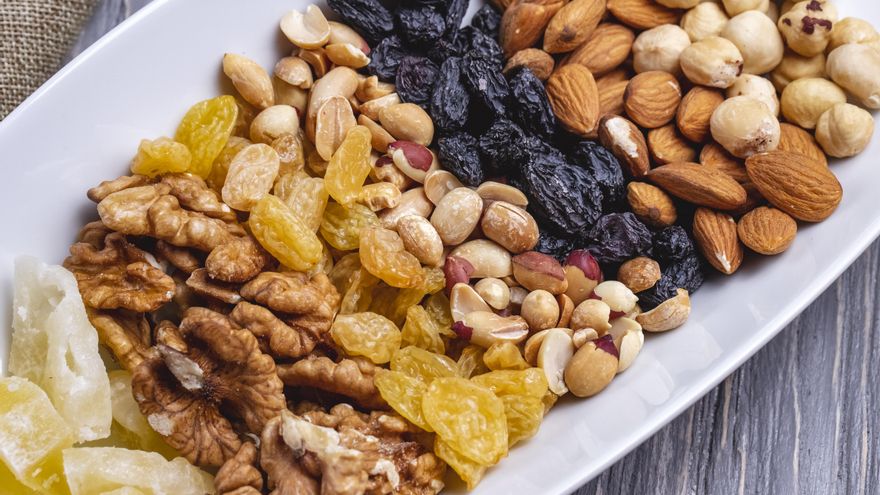 Estos son los alimentos con alto aporte de proteínas que puedes tomar a modo de 'snacks'