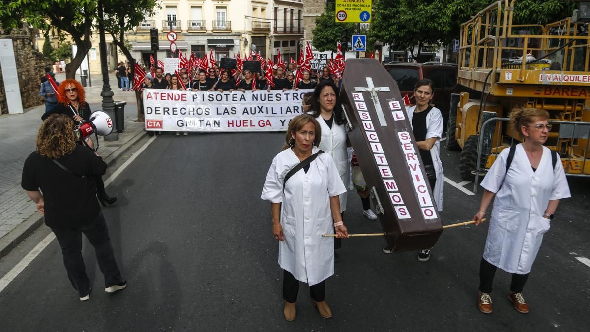 Manifestación de las trabajadoras del Servicio de Ayuda a Domicilio