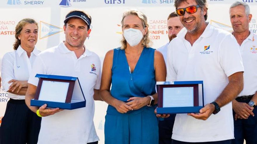 Fernando León y Antonio del Castillo, subcampeones absolutos y campeones en categoría Máster de Snipe