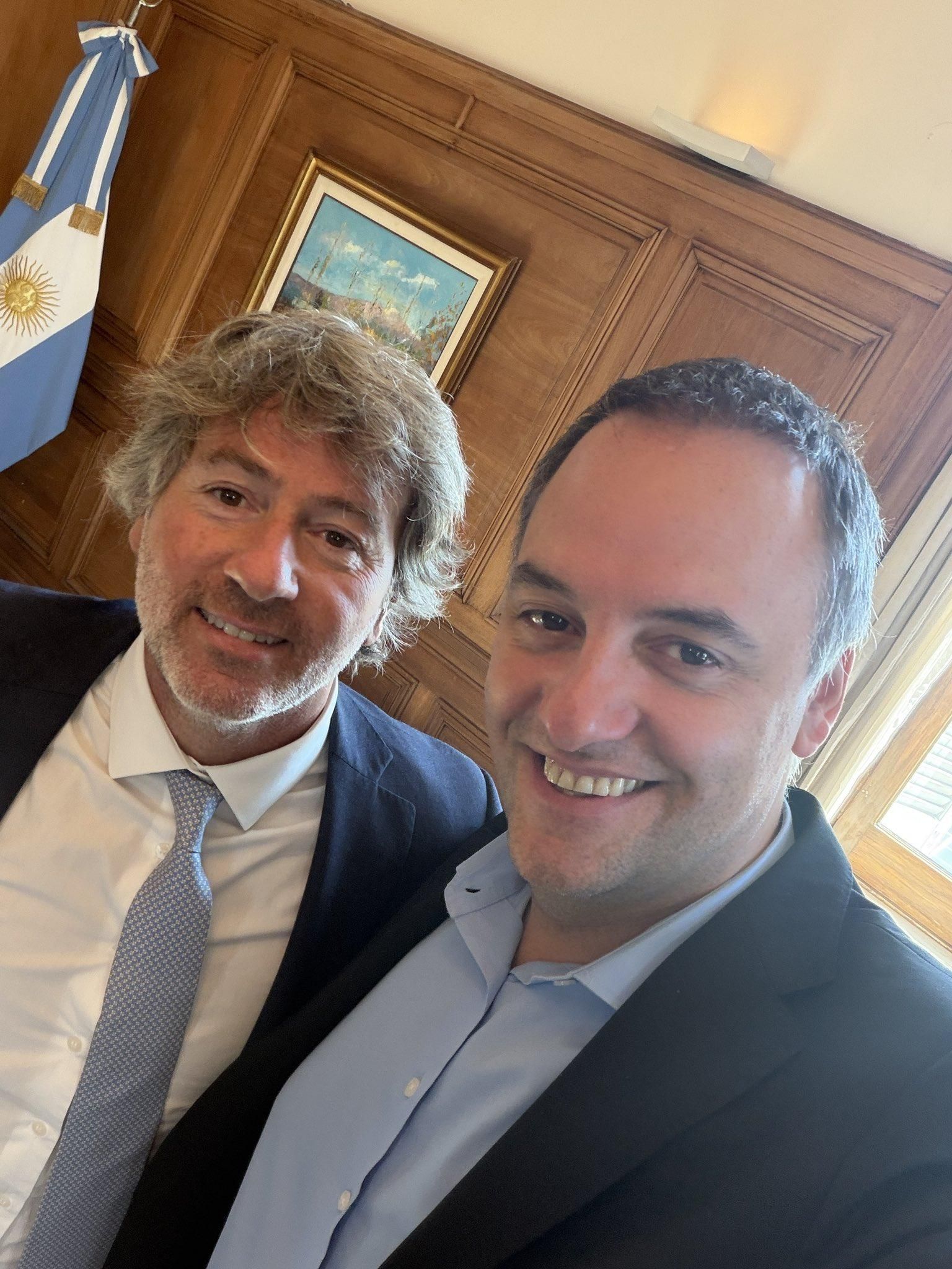 Manuel Adorni y el ministro de Justicia Juan Bautista Mahiques.