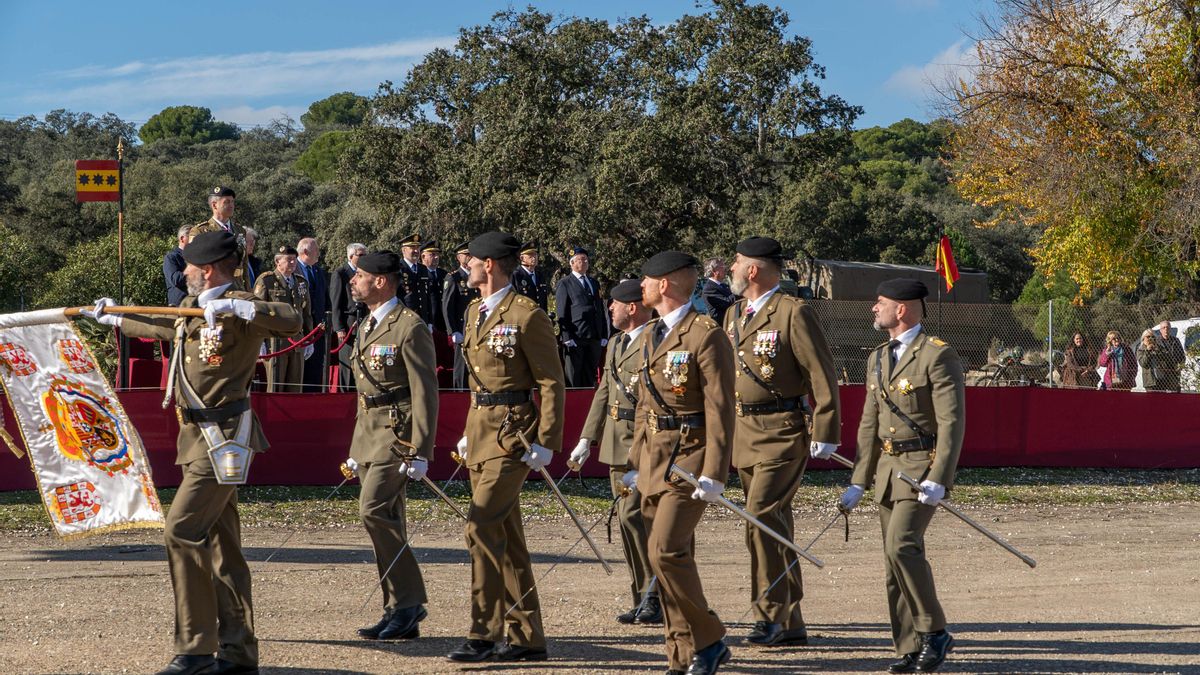 La Brigada Guzmán el Bueno X celebra en Cerro Muriano el día de la Inmaculada con una parada militar