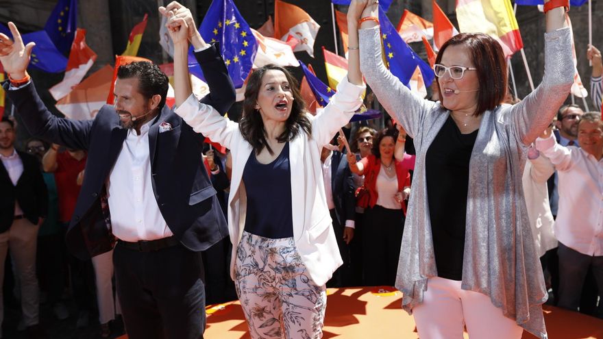 Mario Gómez, en un acto con Inés Arrimadas y la candidata autonómica Isabel Franco durante la campaña para las municipales y autonómicas de 2019