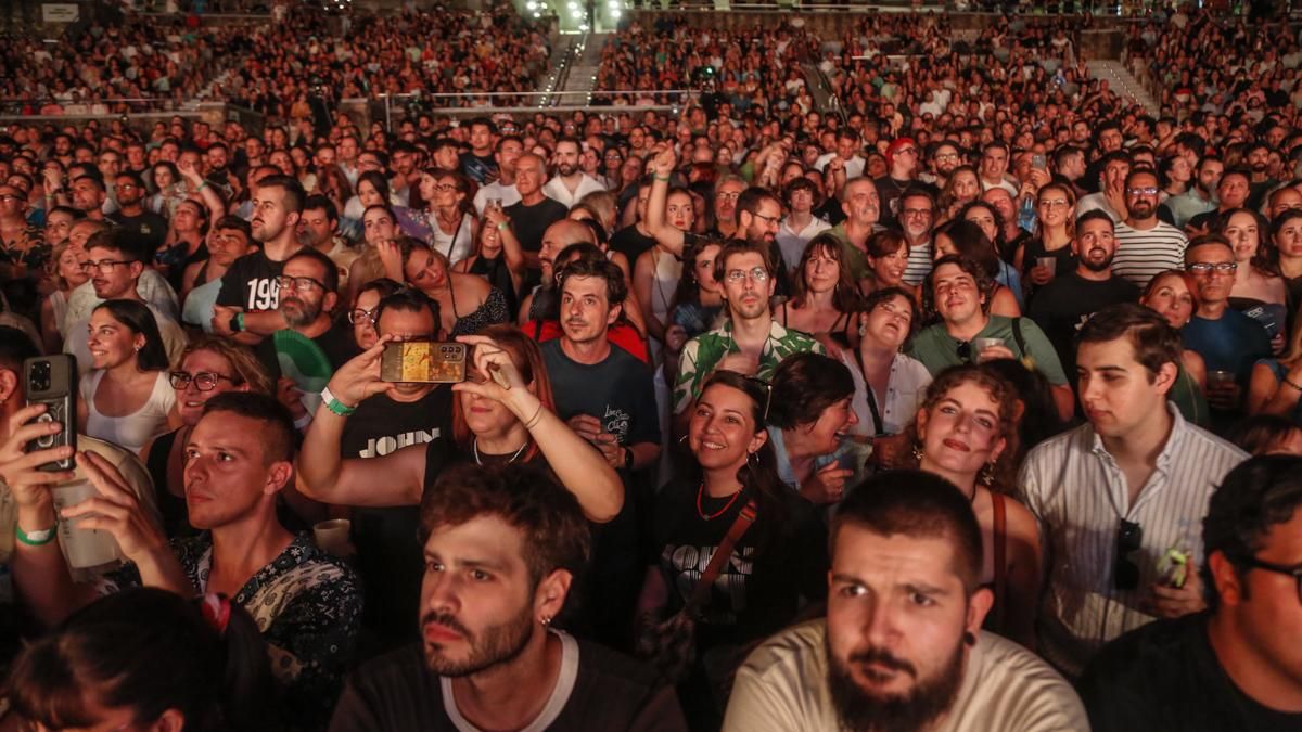Concierto de Love of Lesbian en el Festival de la Guitarra