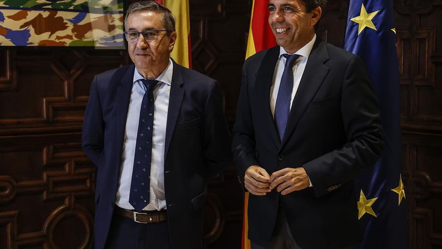 La enésima adjudicación de plazas docentes del Gobierno valenciano de PP y Vox sigue con errores a ocho días del curso