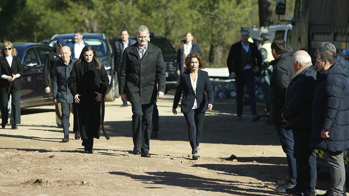 Los Reyes Felipe VI y Letizia visitan la zona 0 del accidente de trenes en Adamuz