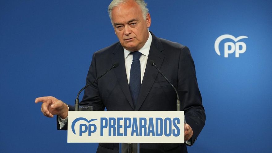 El vicesecretario de Comunicación del PP. Esteban González Pons, ofrece una rueda de prensa en la sede del PP.