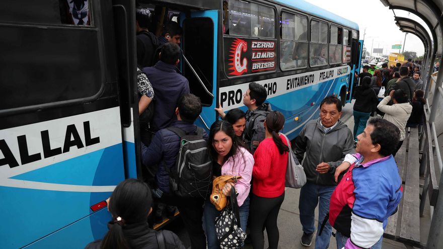 Transportistas en Lima levantan el paro, tras llegar a acuerdos con el Gobierno