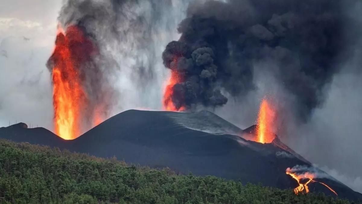 El  magma del Tajogaite atravesó una capa de roca a 5 km de profundidad, lo que permitió que un gran volumen llegara a la superficie