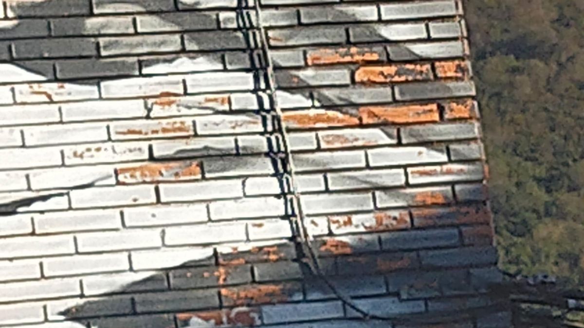 Detalle del deterioro del mural. 