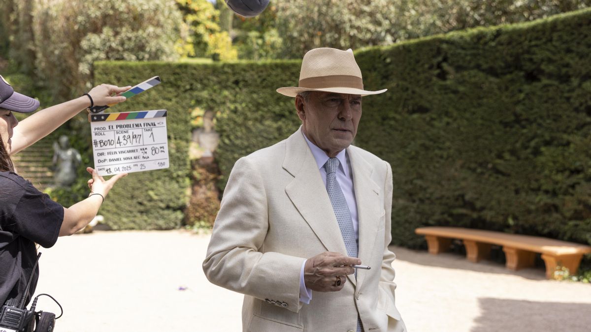 Netflix adapta a Pérez-Reverte en su nueva serie con José Coronado y elenco estelar: así es 'El problema final'