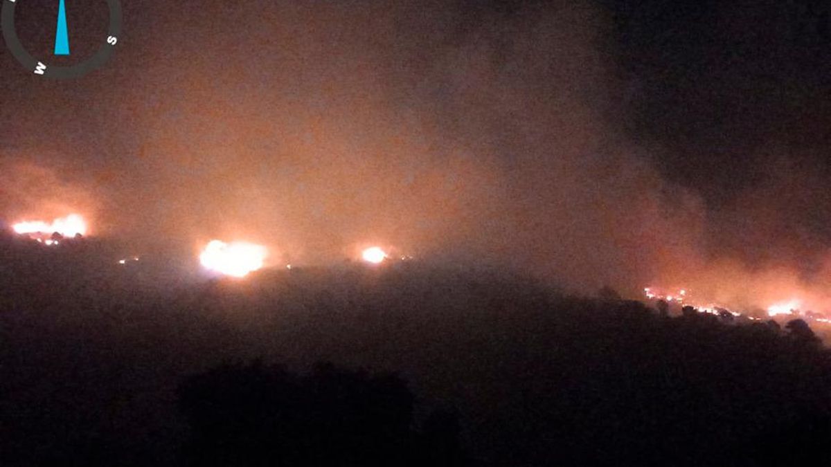 El incendio en Igualeja (Málaga) entra en fase de emergencia y obliga a confinar al municipio