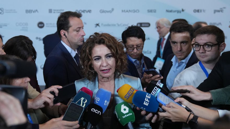 La vicepresidenta del Gobierno y ministra de Hacienda, María Jesús Montero, durante la segunda edición del foro 'World in Progress', en el Palau de Congressos de Catalunya, 20 de octubre de 2025, en Barcelona, Catalunya (España).