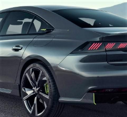 Detalles aerodinámicos y en color criptonita de la carrocería