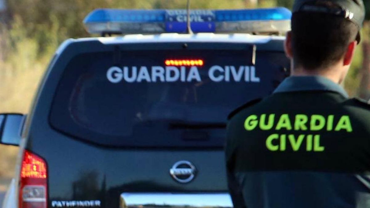 Vuelca un turismo entre Castrofuerte y Valencia de Don Juan y resulta herido un hombre de 35 años