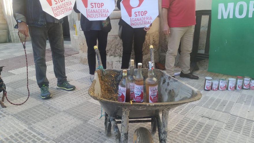 Botellas de agua contaminada
