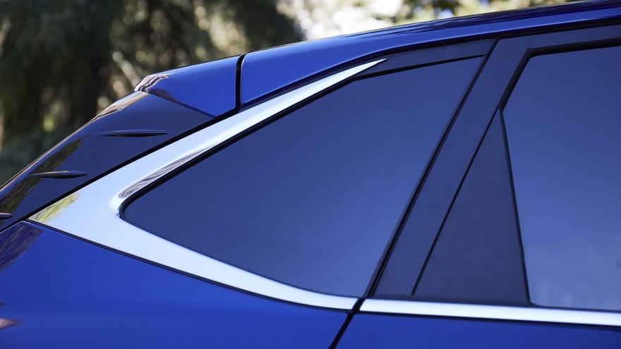 Pilar trasero característico