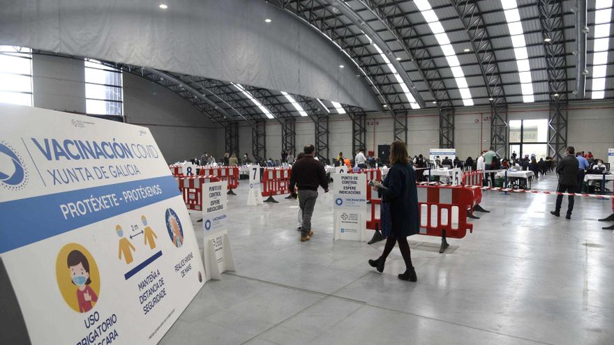 AstraZeneca arrasa entre quienes podían elegir segunda dosis de Pfizer y eso impacta en el plan de vacunación