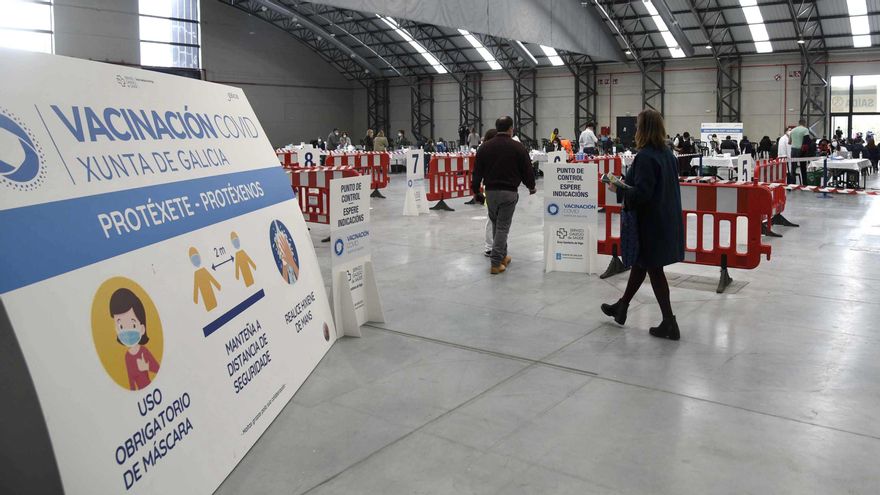 Centro de vacunación masiva en el Instituto Ferial de Vigo
