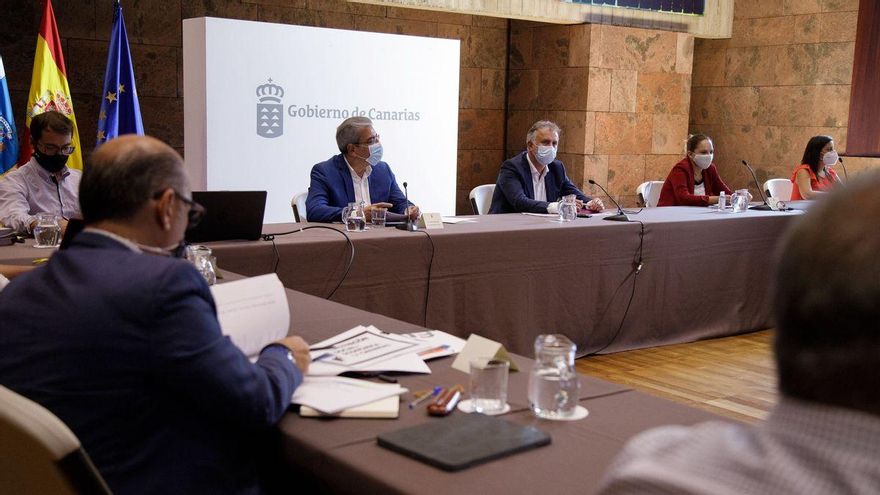 El presidente del Gobierno de Canarias, Ángel Víctor Torres, preside un Consejo de Gobierno