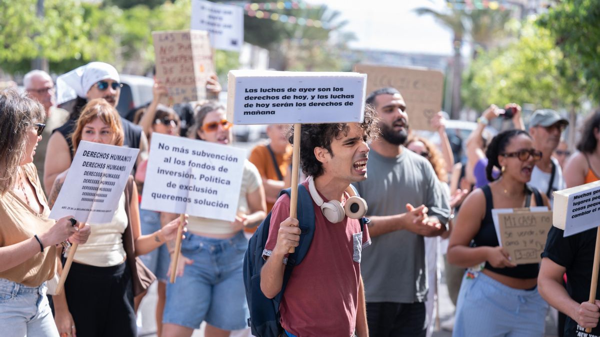 Manifestación para denunciar la caída de los decretos de la vivienda