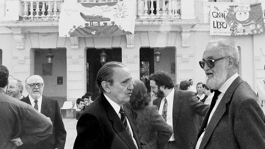 Buero Vallejo y José Luis Sampedro en el primer Maratón de Cuentos en 1992