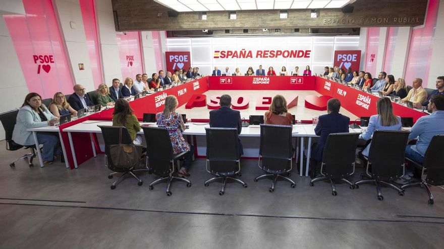 Pedro Sánchez reafirma su confianza en Bernabé, España y Torró y los sitúa como cabezas de lista por Valencia