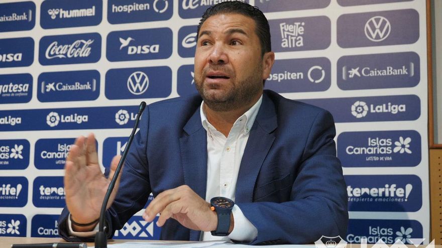El proyecto deportivo del CD Tenerife seguirá en manos de Juan Carlos Cordero