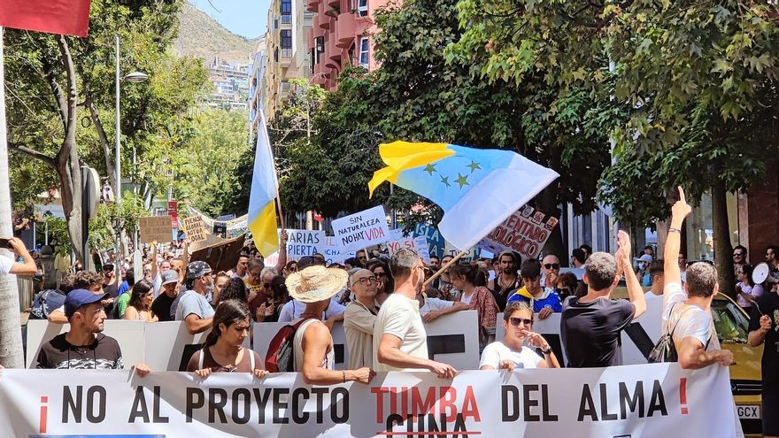Las manifestaciones del 20A reciben un goteo incesante de apoyos a 48 horas de tomar las calles de Canarias