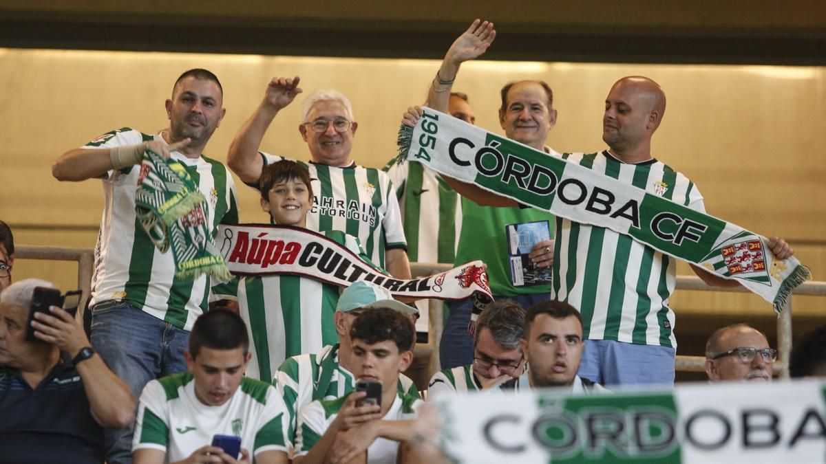 Grada Blanquiverde del Córdoba CF - Cultural Leonesa