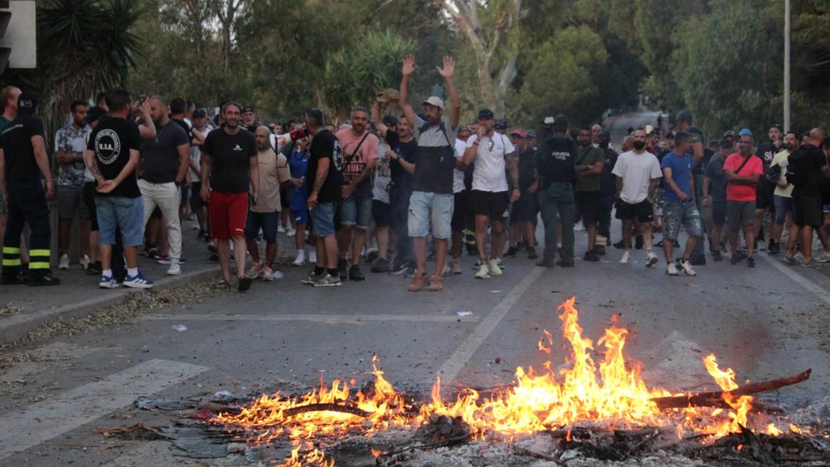 El metal de Cartagena se resquebraja en Navantia: “Hago cuatro horas extra al día porque no llego a fin de mes”