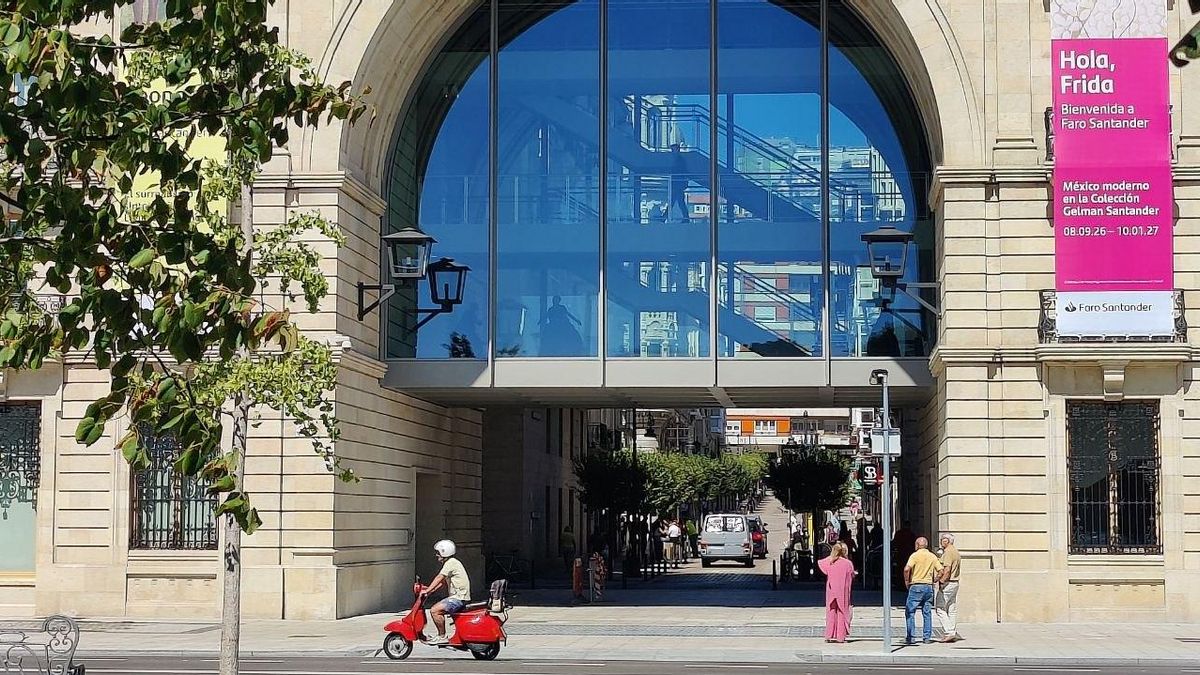 IU pide en el juzgado que se reabra el tráfico bajo el arco de Faro Santander en un plazo máximo de 24 horas