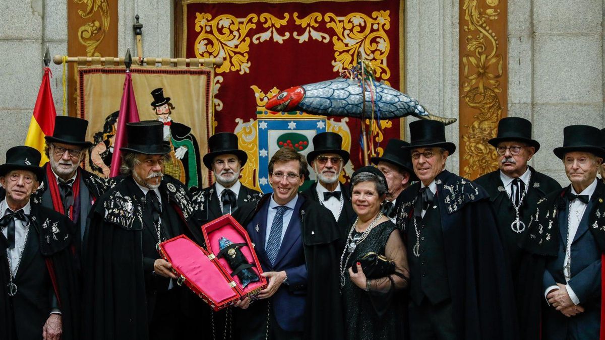 El alcalde de Madrid, José Luis Martínez-Almeida, en el Entierro de la Sardina de 2024.
