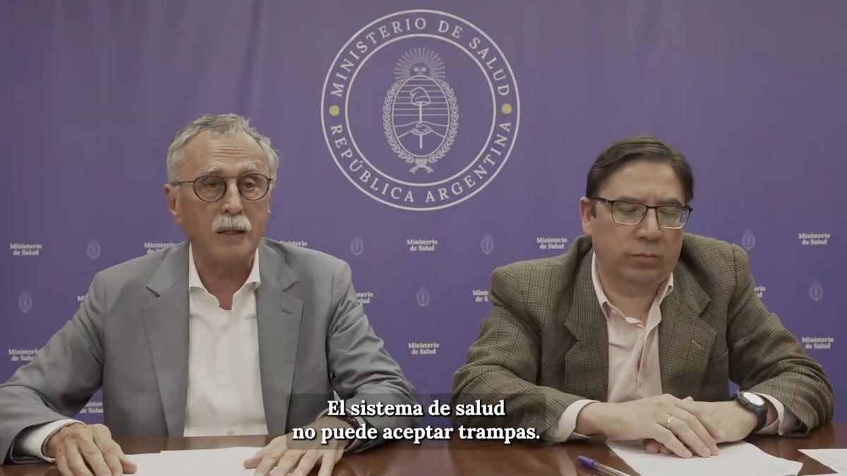 El ministro de Salud, Mario Lugones, durante el anuncio