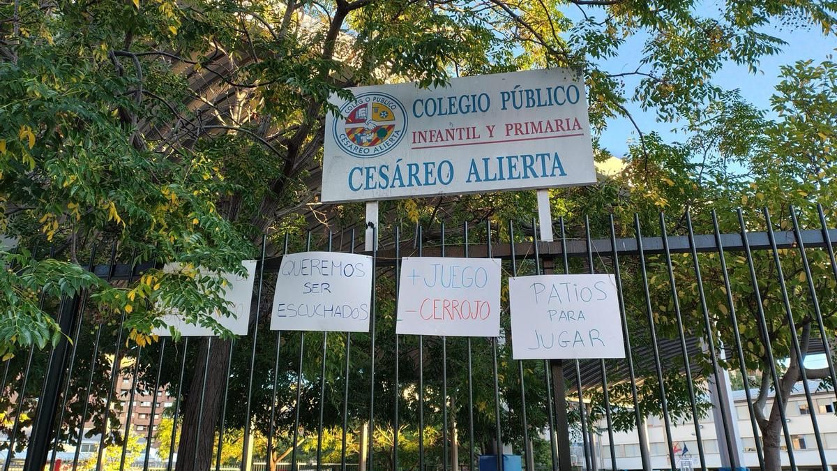 Familias de un colegio de Zaragoza critican el “autoritarismo” del equipo directivo y la limitación de extraescolares