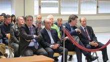 D’esquerra a dreta, l’exdirector tècnic, Antonio Rincón, i l’exdirector de contractació, Justo Valverde, dos dels acusats pel frau en Terra Mítica. Miguel Navarro, exdirector general, i Luis Esteban, expresident, han estat absolts