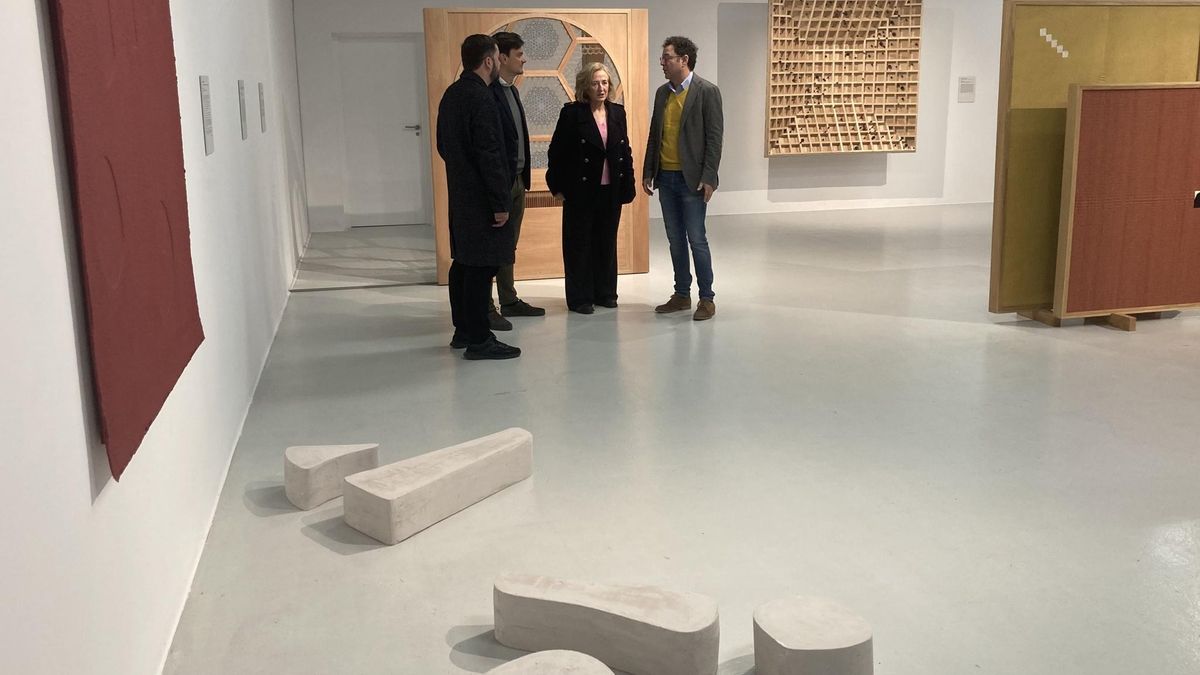 Imagen de la vista a la exposición 'Poesía de La Alhambra' que abre al público en el Centro Párraga