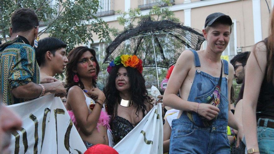 Vivir sin papeles el día del Orgullo: "Por muy LGTBI que seamos, somos migrantes y eso nos atraviesa"