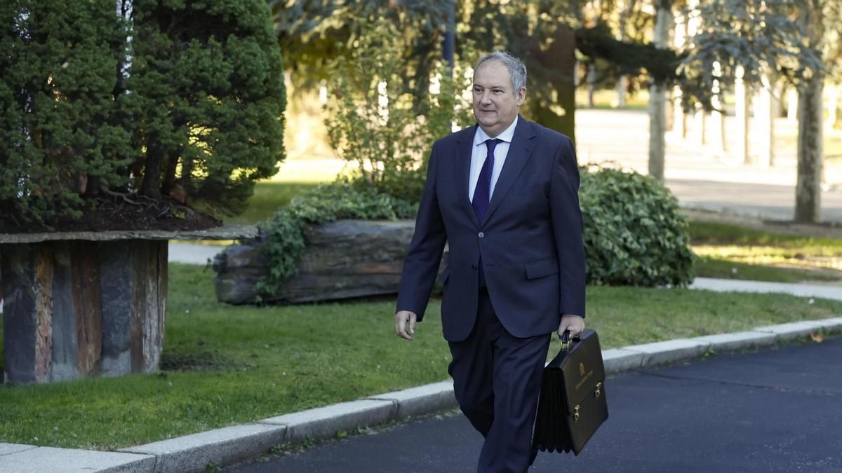 El ministro de Industria y Turismo, Jordi Hereu a su llegada ese miércoles al Palacio de La Moncloa