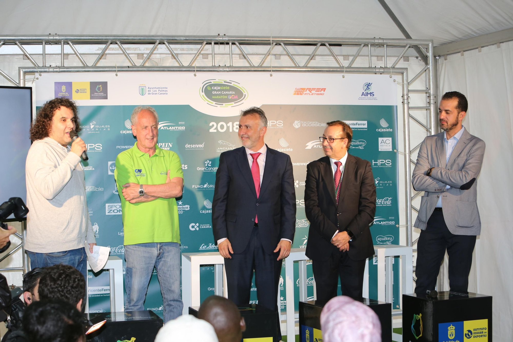 Autoridades y organizadores del Gran Canaria Maratón en Expodeporte. (Alejandro Ramos).