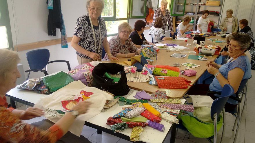 Efecto dominó por la quiebra de una concesionaria habitual en Madrid: sin talleres en tres centros de mayores de Retiro