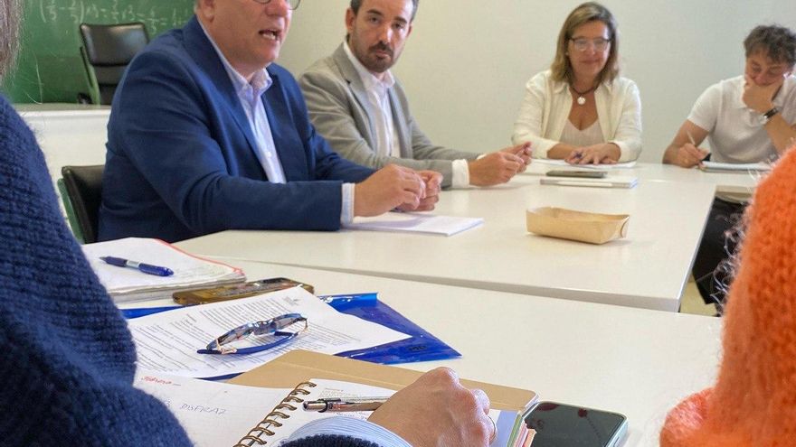 El consejero de Educación defiende "el esfuerzo" de su equipo con el alumnado NEAE, “una prioridad absoluta”