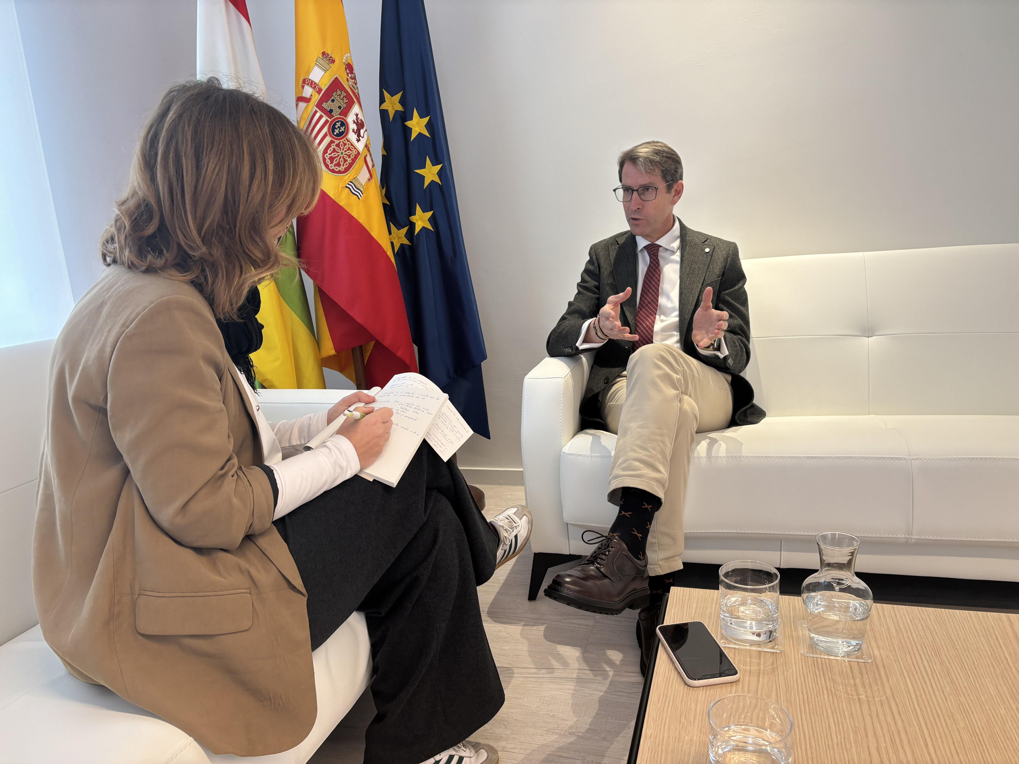 Gonzalo Capellán respondiendo a una entrevista de Rioja2