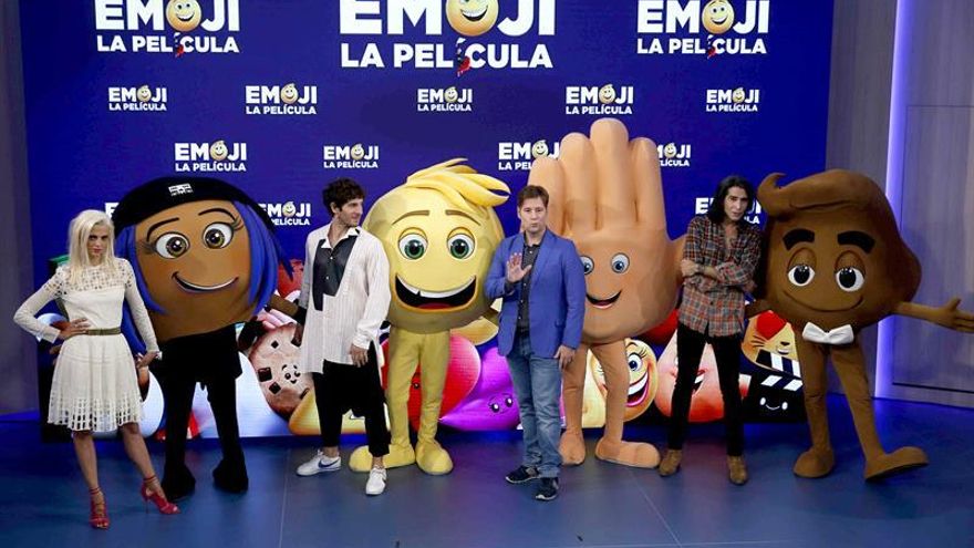 Emoji La Pelicula Y Descontroladas Comedias Veraniegas En Cartelera