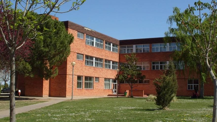 La residencia del IES La Laboral, solución temporal al cierre del internado del Marqués de Vallejo