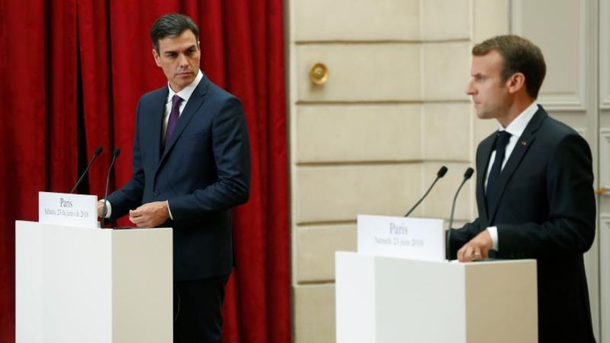 Francia y España defienden centros de desembarco de inmigrantes en la UE