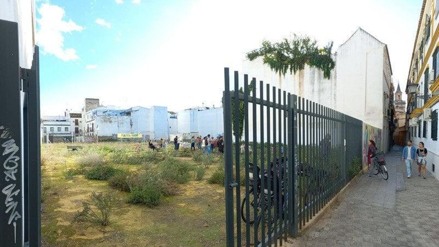 Más de 3.000 firmas para impedir que el Ayuntamiento de Sevilla venda el futuro "pulmón verde" del casco antiguo