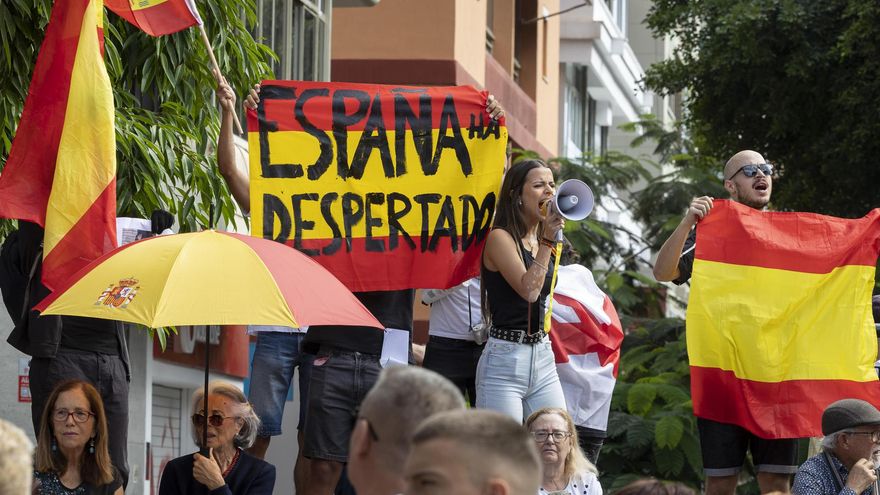 Gritos al líder del PP de Canarias para que rompa el pacto de Gobierno con Coalición Canaria