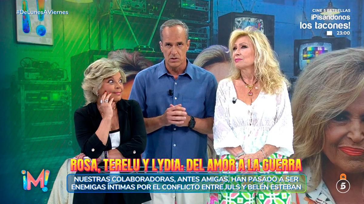 Terelu Campos, Santi Acosta y Rosa Benito, en 'De lunes a viernes'